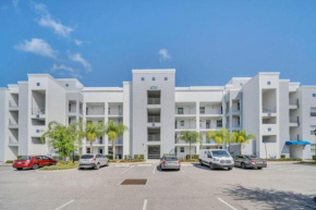 Chic Urban Oasis with 3 Bedrooms 6333